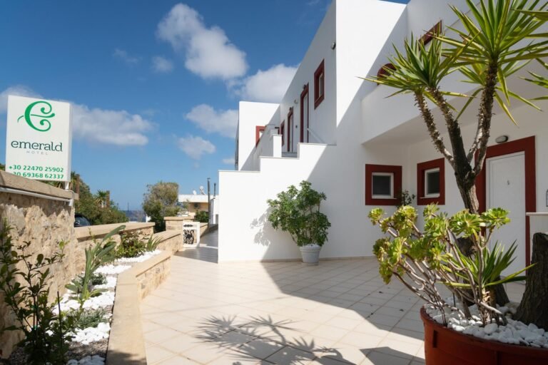 Emerald hotel 10 Copy 768x512